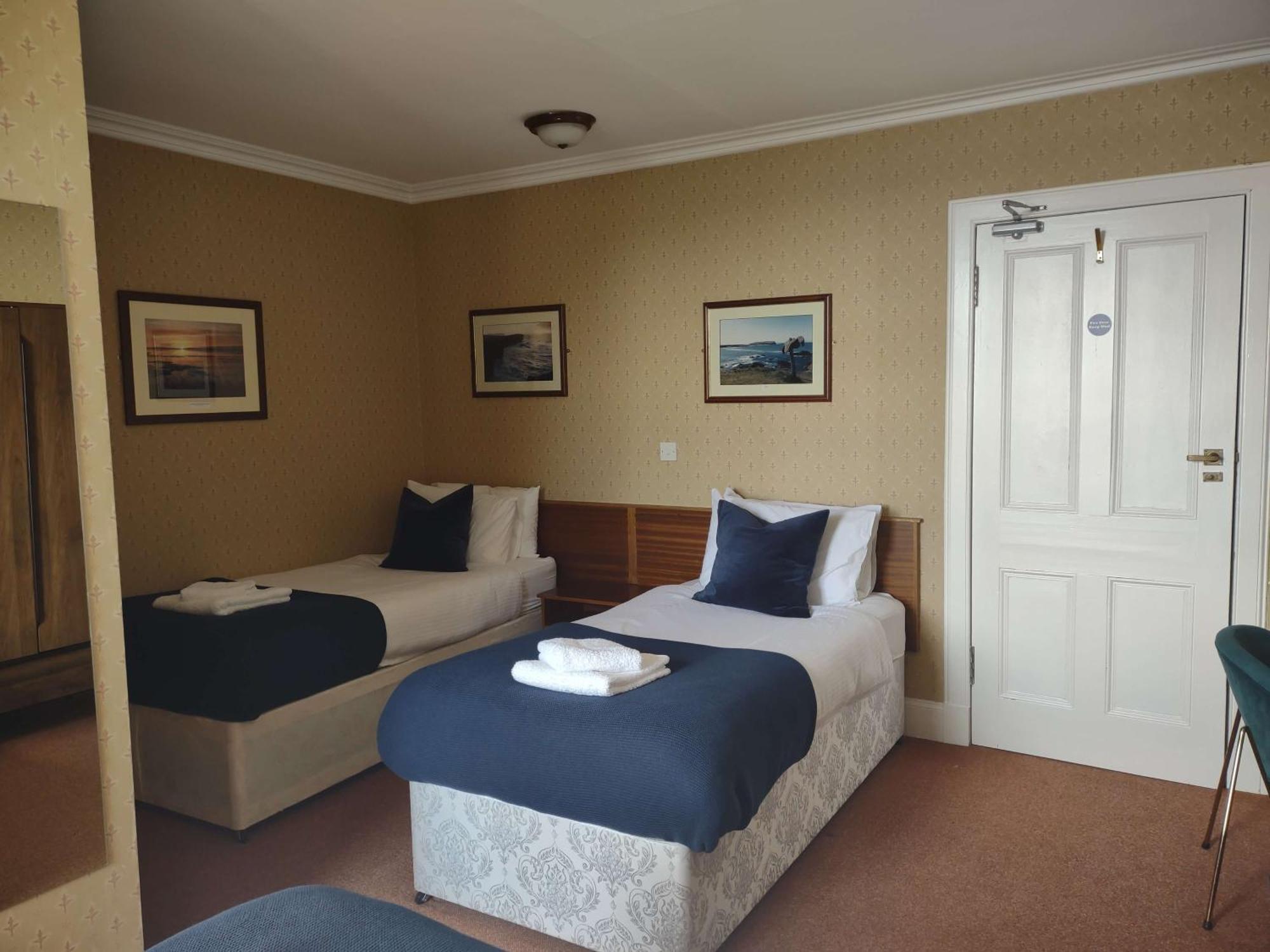 The Stromness Hotel Exterior photo